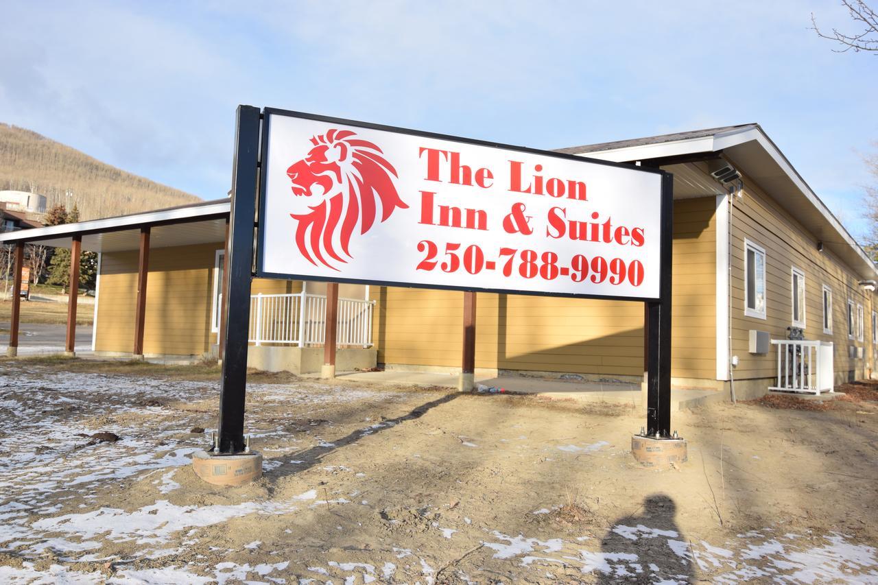 The Lion Inn & Suites Chetwynd エクステリア 写真